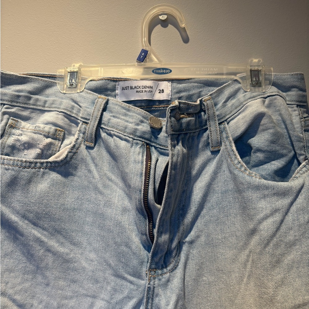 ULTRA RIPPED BAGGY DENIM JEANS